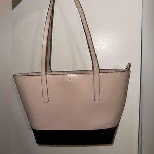 Kate Spade Color block Purse. Cream and black. Great condition